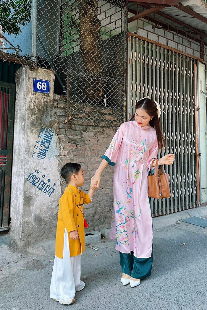 Nữ ca sĩ thẳng thắn đáp trả khi bị cho kiếm nhiều tiền vào dịp Tết nhờ lì xì của con trai.