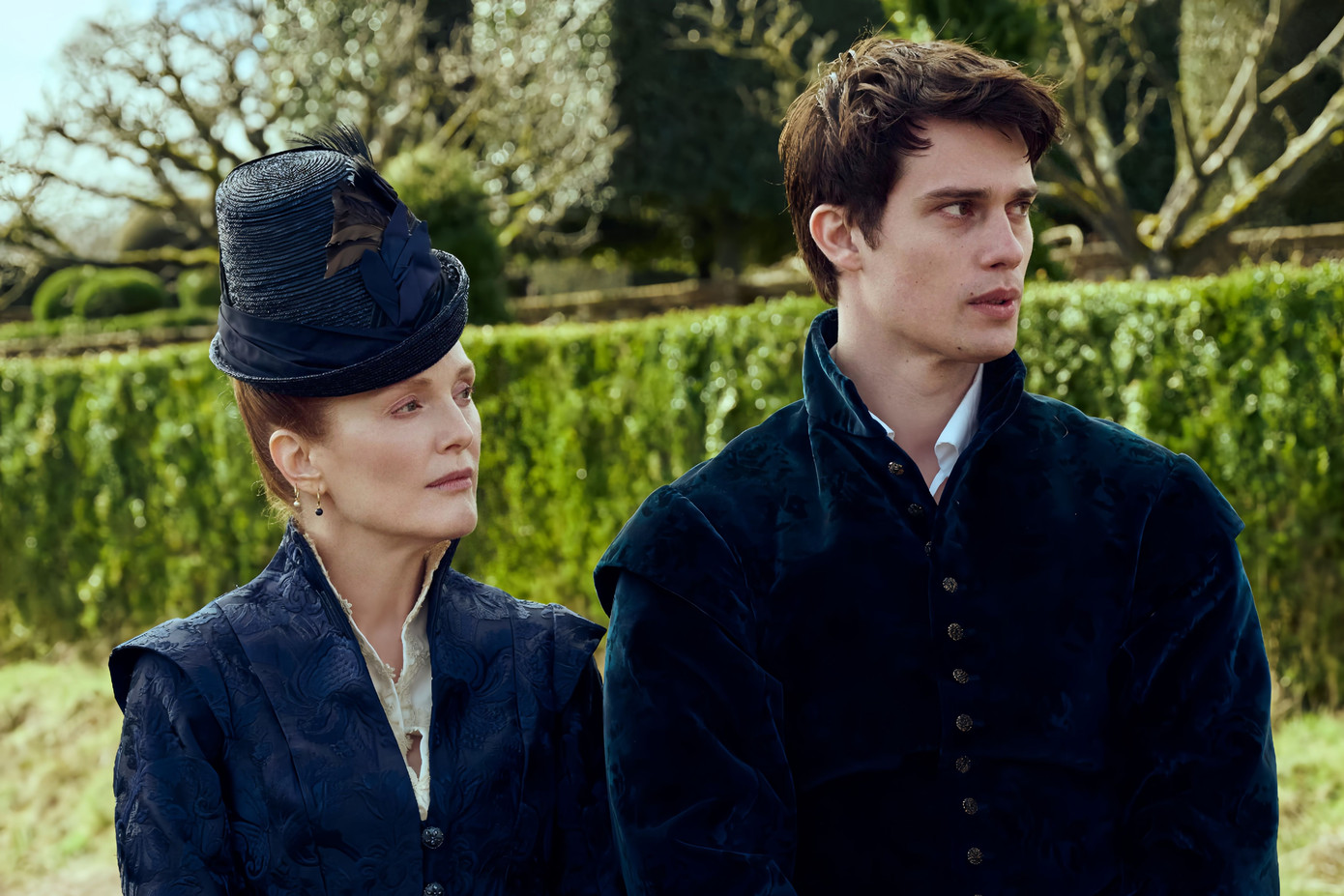 Nicholas Galitzine sẽ tham gia tác phẩm Mary & George cùng nữ diễn viên Julianne Moore. Nicholas Galitzine sẽ tham gia tác phẩm Mary & George cùng nữ diễn viên Julianne Moore.