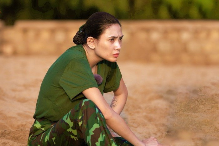 Hình ảnh nữ siêu mẫu "khét tiếng" của Hoàng Yến không còn được thấy tại Sao Nhập Ngũ. Hình ảnh nữ siêu mẫu "khét tiếng" của Hoàng Yến không còn được thấy tại Sao Nhập Ngũ.