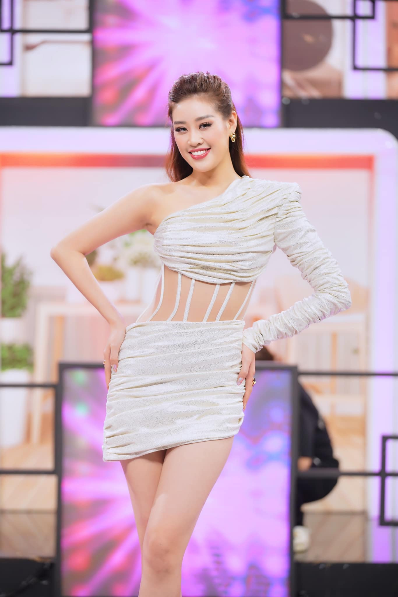 Việc thông tin thiếu sót khiến những chia sẻ của nàng hậu bị nghĩ theo hướng tiêu cực. Việc thông tin thiếu sót khiến những chia sẻ của nàng hậu bị nghĩ theo hướng tiêu cực.