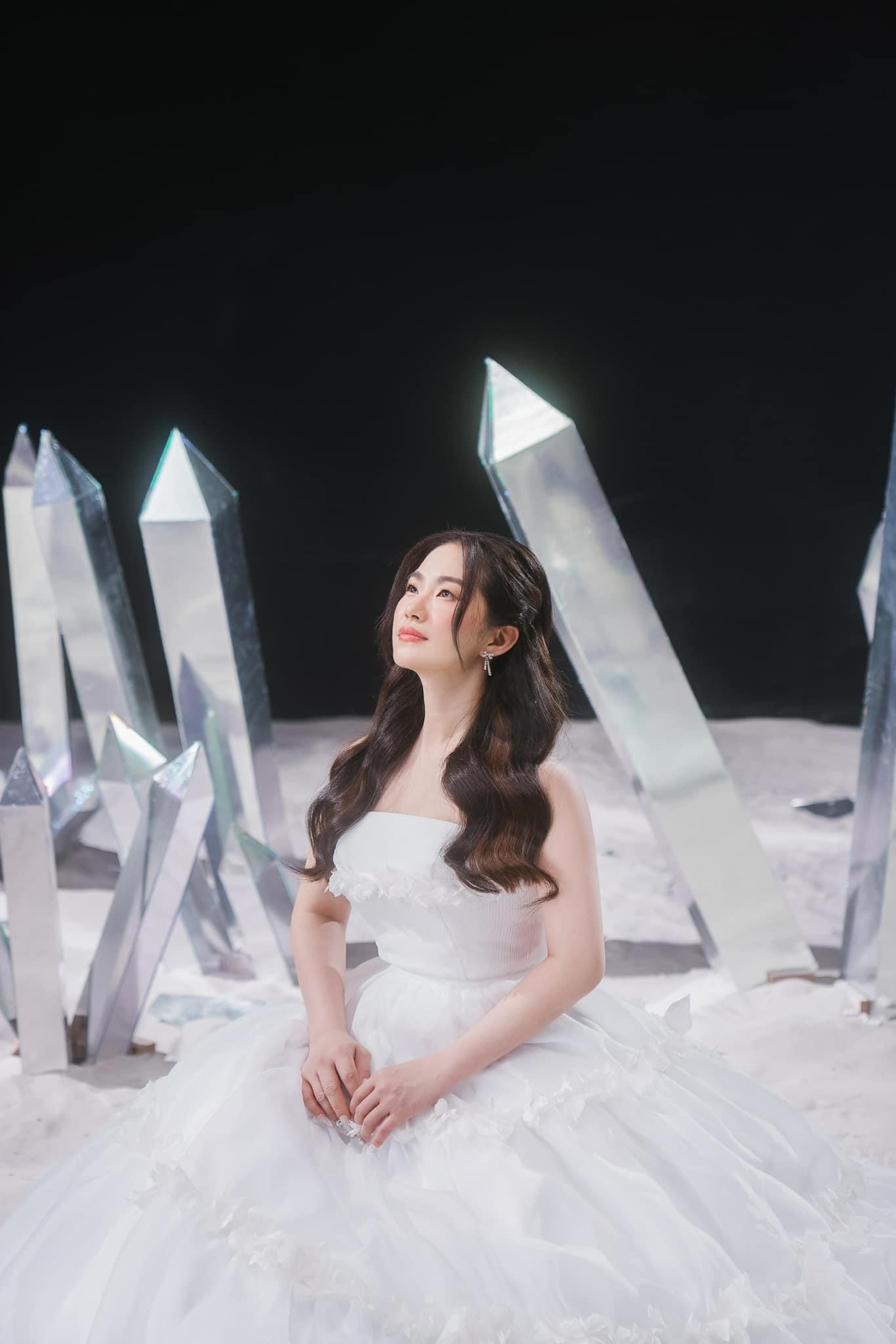 Sự xuất hiện của cô tại Ca Sĩ Mặt Nạ khiến người hâm mộ &quot;đứng ngồi không yên&quot;.