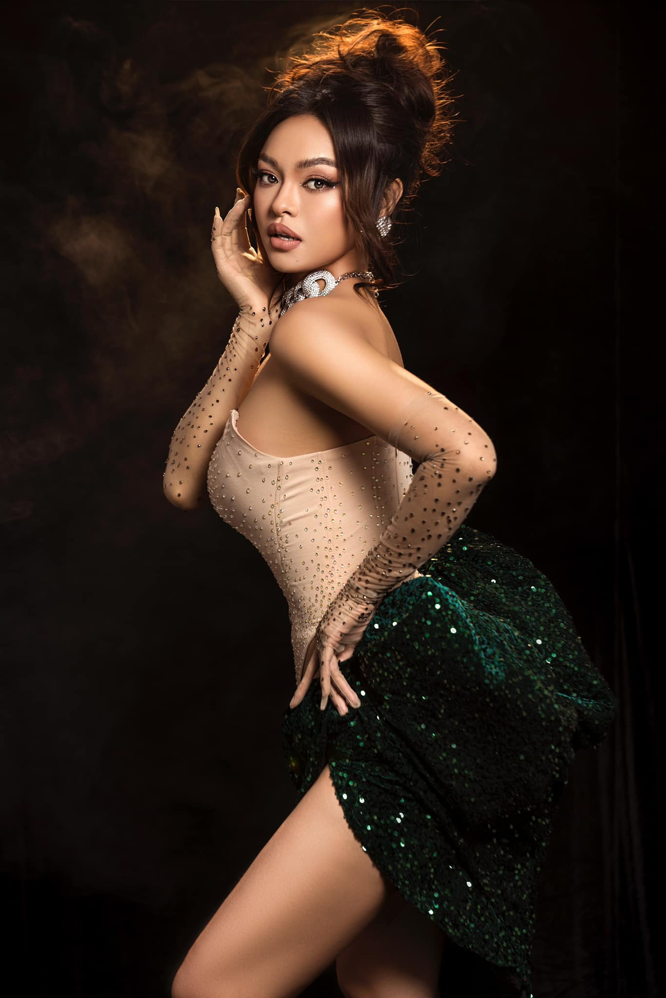 Từ sau thành công tại Miss Grand Vietnam, nàng hậu dần trở nên điềm đạm hơn.