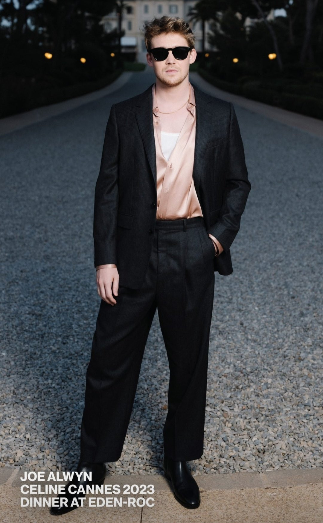 Joe Alwyn xuất hiện trên Instagram của CELINE.