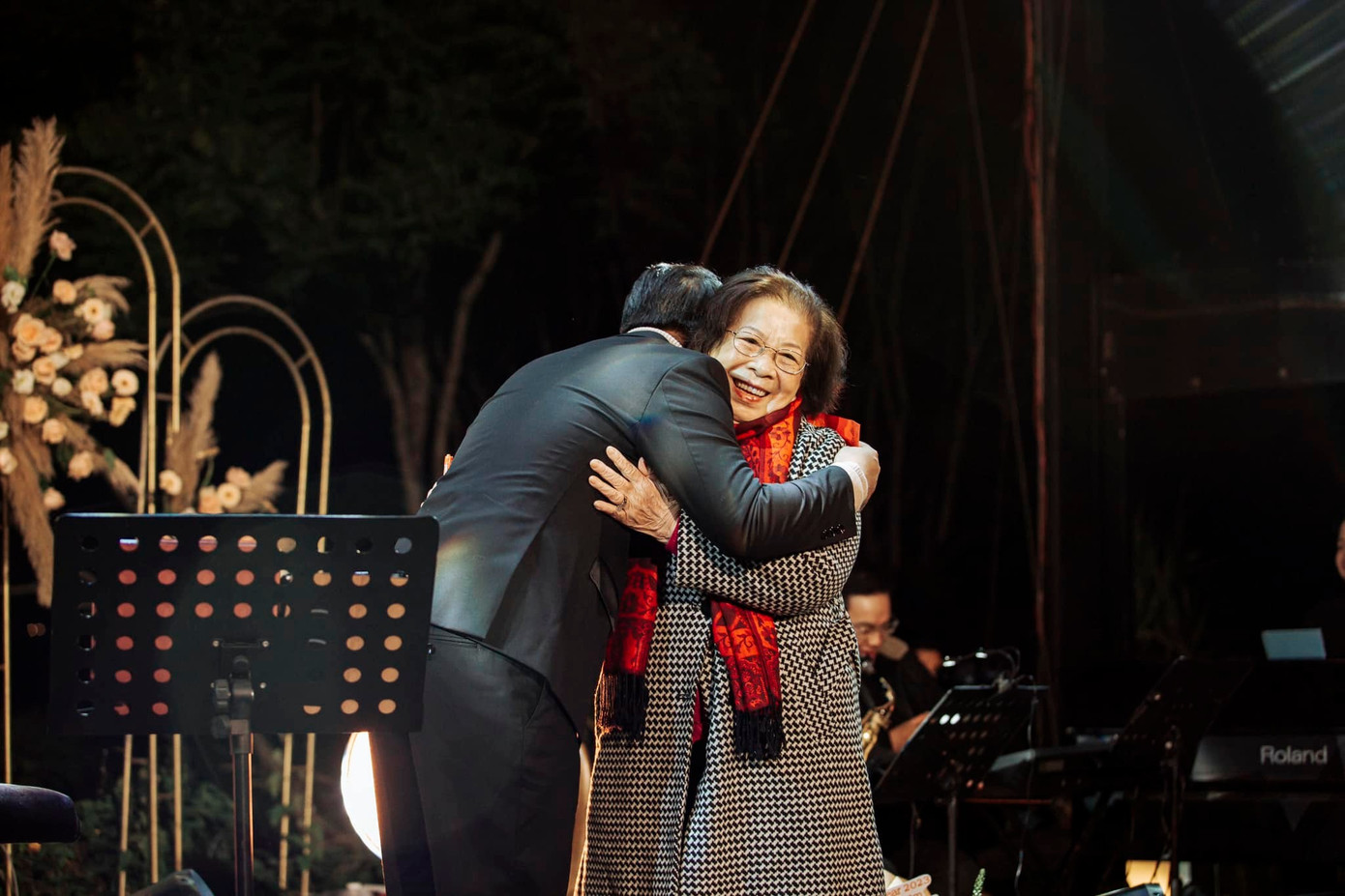 Sau thời gian vắng bóng, Hoài Lâm vẫn nhận được nhiều sự yêu mến và ủng hộ từ khán giả.