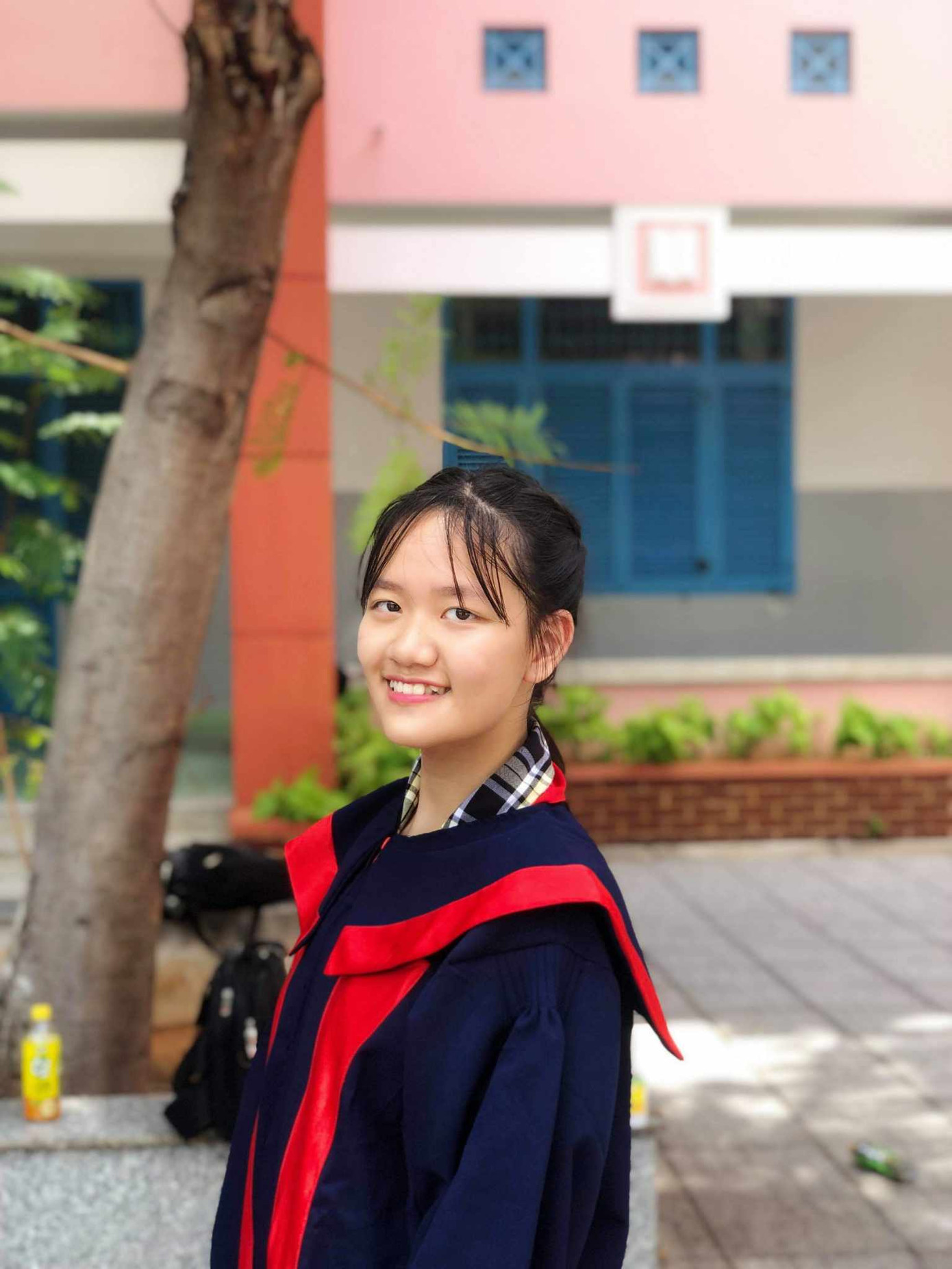 Khánh Linh khuyên sĩ tử không nên &quot;nhồi nhét&quot; thêm kiến thức. Ảnh: NVCC