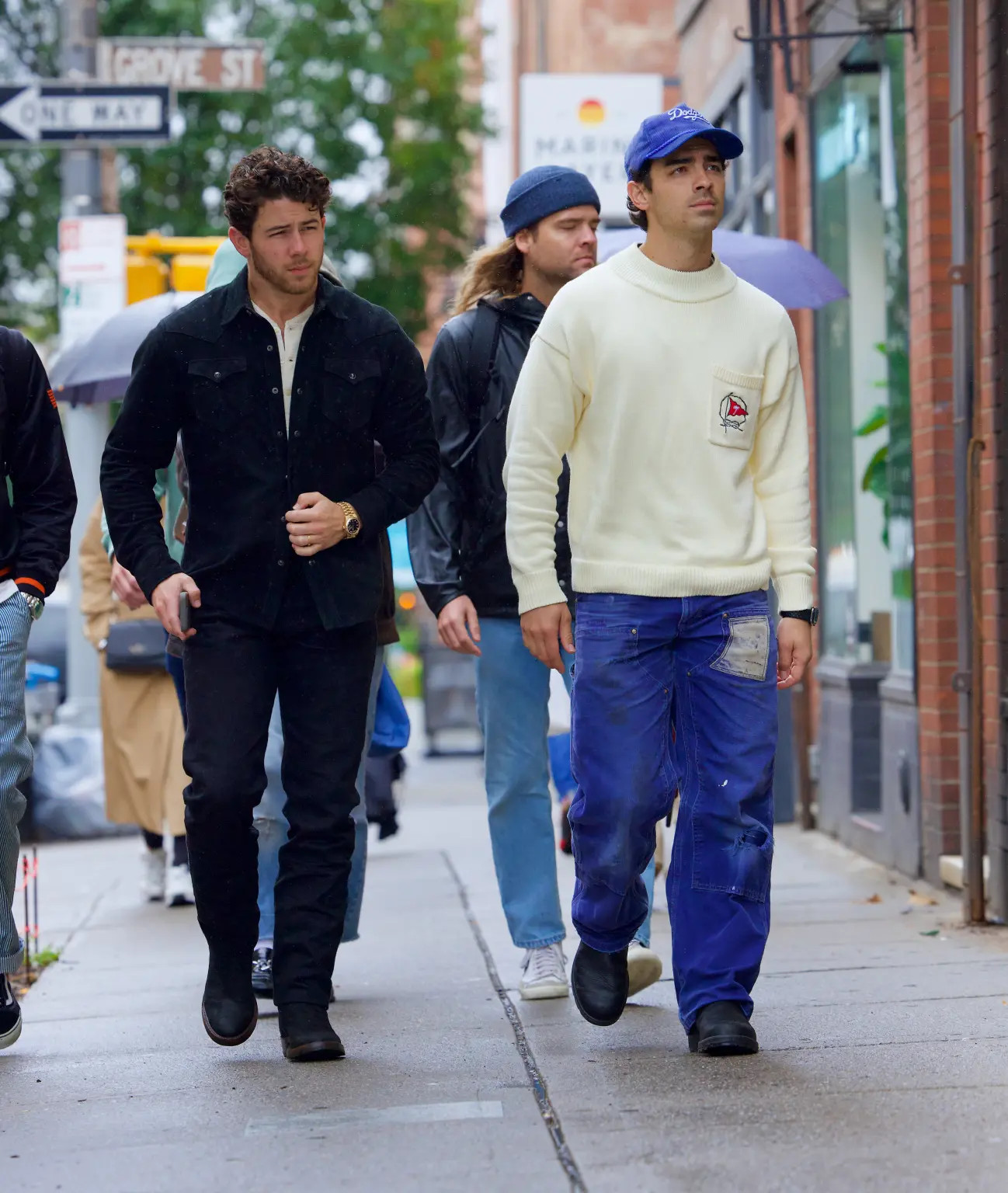 Hiện nam ca sĩ đang tham gia chuyến lưu diễn cùng ban nhạc anh em Jonas Brothers. Hiện nam ca sĩ đang tham gia chuyến lưu diễn cùng ban nhạc anh em Jonas Brothers.