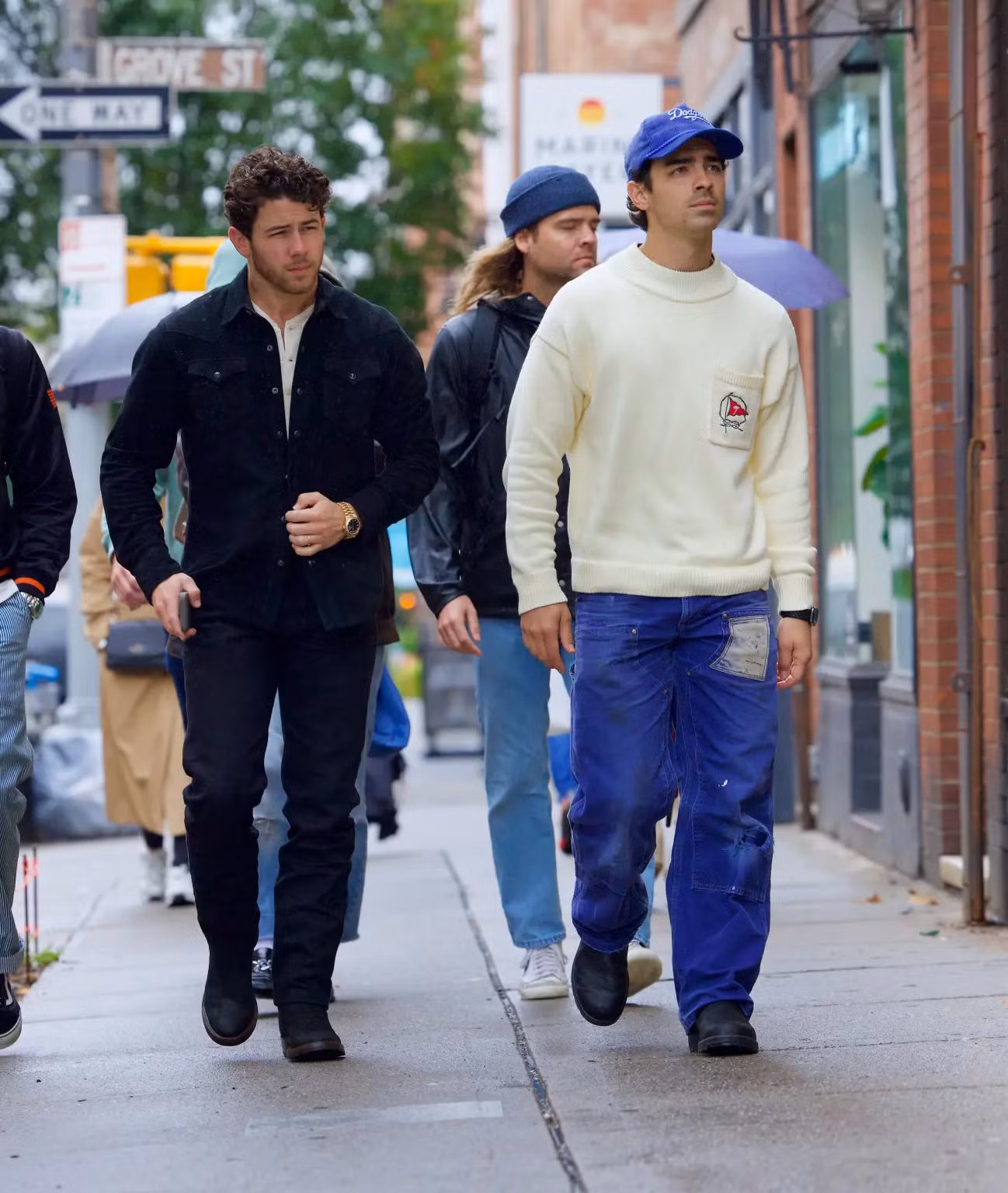 Hiện nam ca sĩ đang tham gia chuyến lưu diễn cùng ban nhạc anh em Jonas Brothers. Hiện nam ca sĩ đang tham gia chuyến lưu diễn cùng ban nhạc anh em Jonas Brothers.