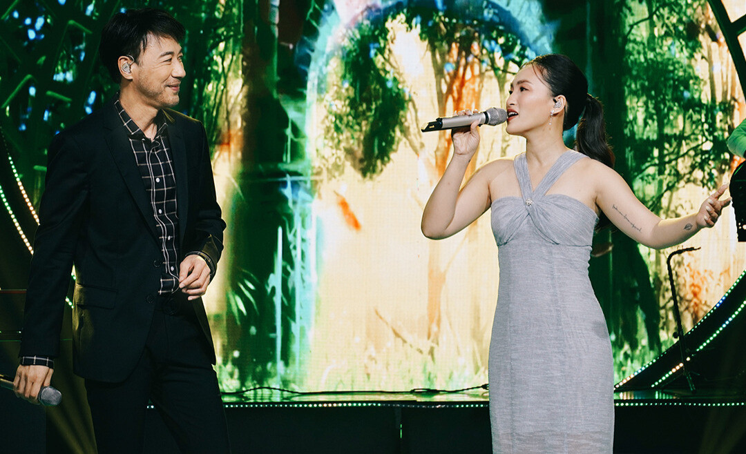 Lần đầu tiên hai ca sĩ Tô Chấn Phong và Nguyên Hà hòa giọng.