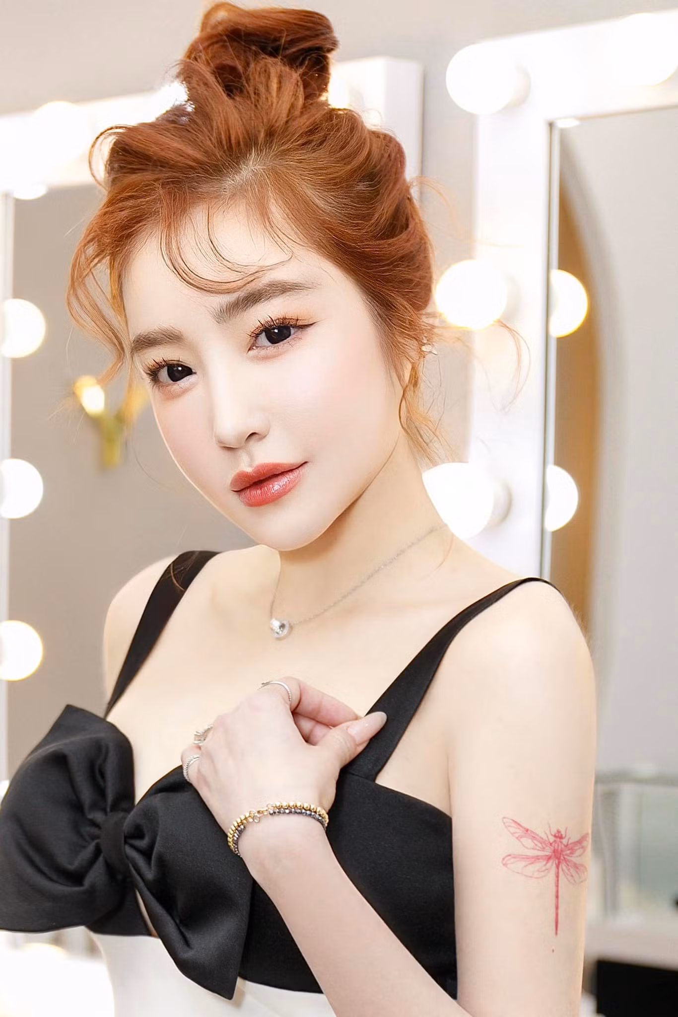 Dù ít dần hoạt động nghệ thuật nhưng tên tuổi cô nàng vẫn nhận được sự quan tâm lớn.