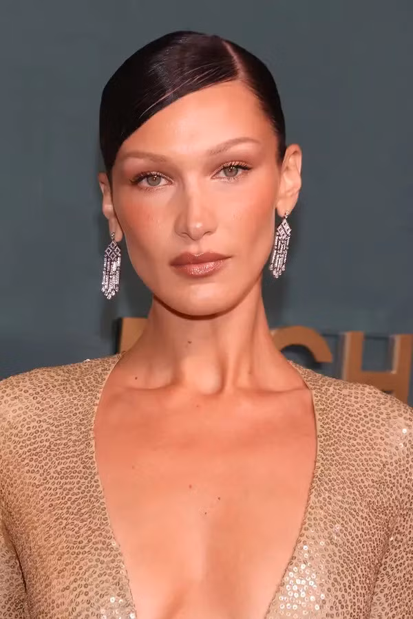 Bella Hadid lên tiếng ủng hộ Ariana Grande.