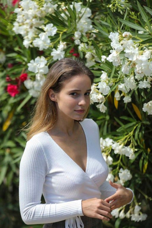 Alba Baptista đã giành được nhiều giải thưởng ấn tượng cho sự nghiệp diễn xuất của mình, bao gồm cả giải European Shooting Star tại Liên hoan phim Berlin. Cô cũng được vinh danh là một trong Top 10 Ngôi sao đột phá năm 2020 của IMDb.