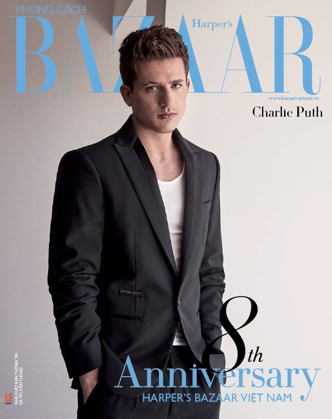 Nam ca sĩ lên bìa tạp chí Harper's Bazaar Việt Nam hồi 2020.