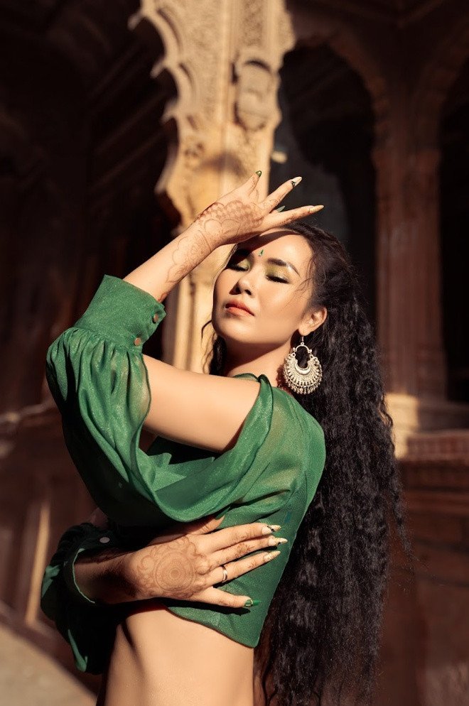 Khai thác chất liệu âm nhạc độc đáo, sản phẩm mới của Võ Hạ Trâm đang đạt nhiều thành tích ấn tượng.