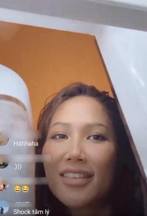 Sự sáng tạo có 1-0-2 của nàng hậu khiến nhiều người bất ngờ. Sự sáng tạo có 1-0-2 của nàng hậu khiến nhiều người bất ngờ.