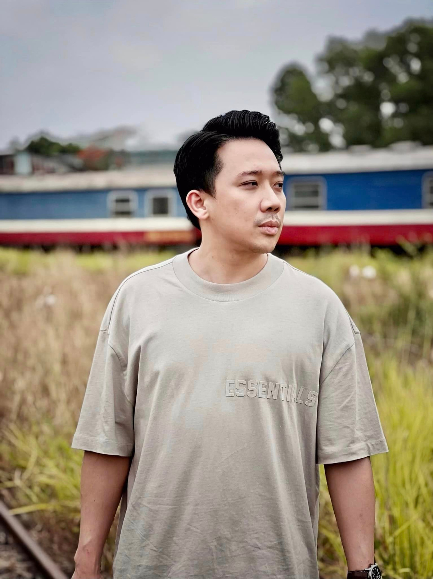 Nam MC có phần tăng cân hơn so với thời gian trước. Nam MC có phần tăng cân hơn so với thời gian trước.