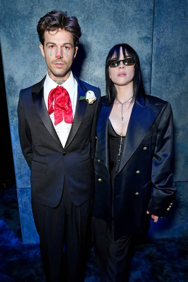 Cả hai chênh lệch tuổi tác khá lớn. Cả hai chênh lệch tuổi tác khá lớn.