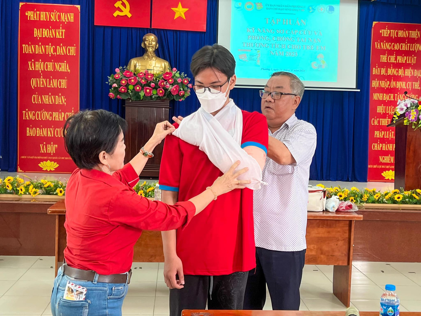 Ảnh: Đoàn trường THPT Nguyễn Thượng Hiền