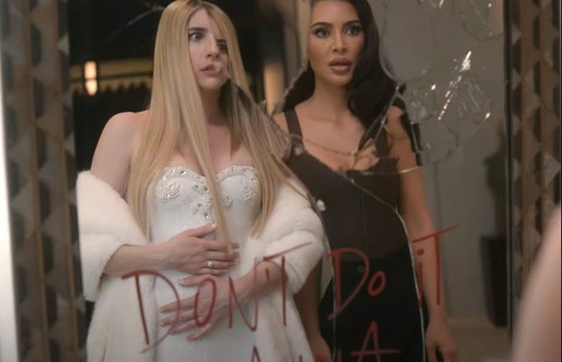 Kim Kardashian và Emma Roberts trong series American Horror Stories. Kim Kardashian và Emma Roberts trong series American Horror Stories.
