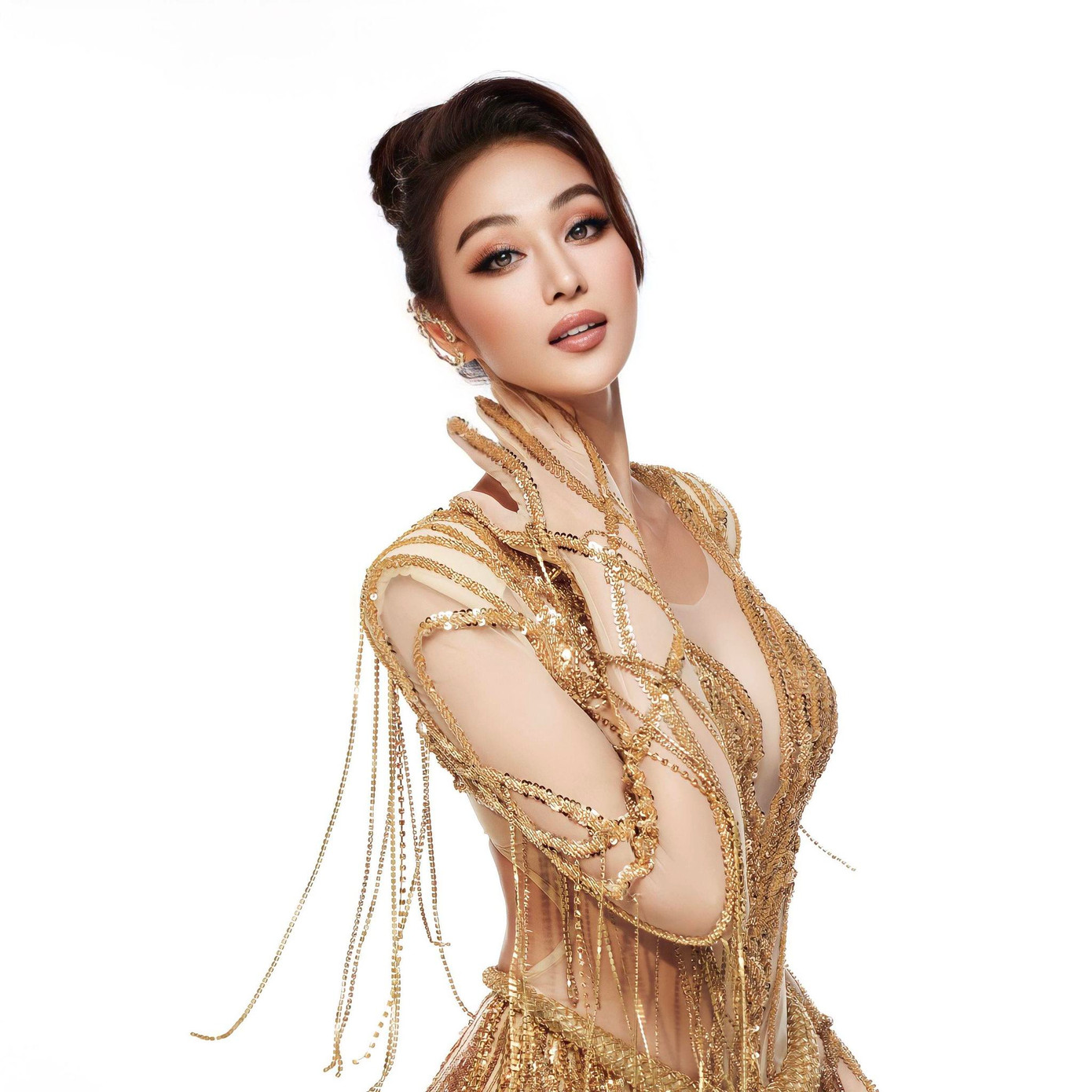 Tuyết Như đảm nhận vị trí giáo viên catwalk tại Miss World Vietnam.