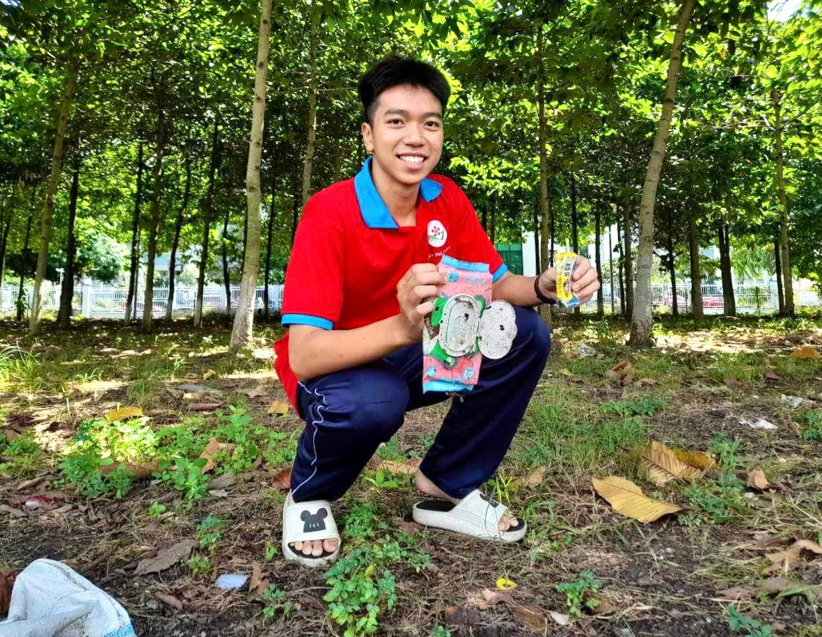 Thiên Lộc thích thú trước những hoạt động đa dạng của chiến dịch. Ảnh: NVCC Thiên Lộc thích thú trước những hoạt động đa dạng của chiến dịch. Ảnh: NVCC