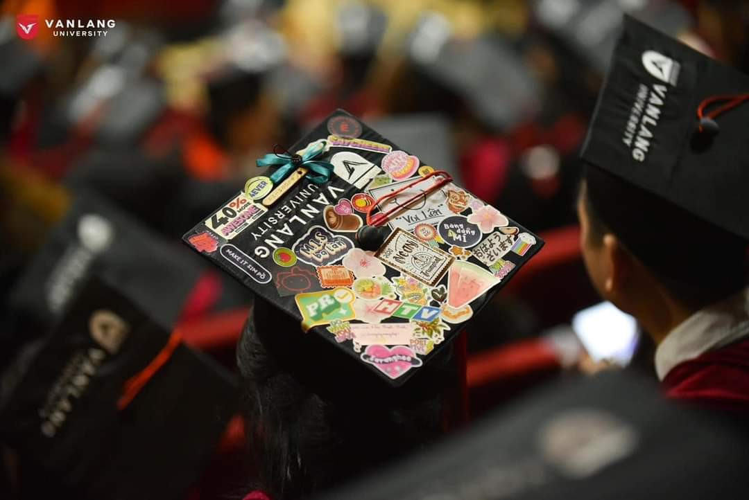 Không chỉ đẹp, chiếc mũ cử nhân chỉ có duy nhất 1 chiếc. - Nguồn: Văn Lang University