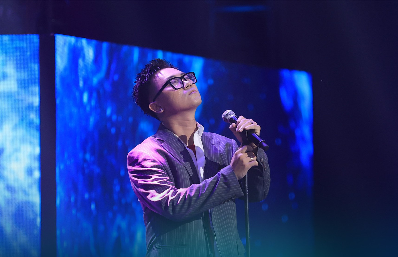 Công Hiếu khiến nhiều khán giả bật khóc. Công Hiếu khiến nhiều khán giả bật khóc.