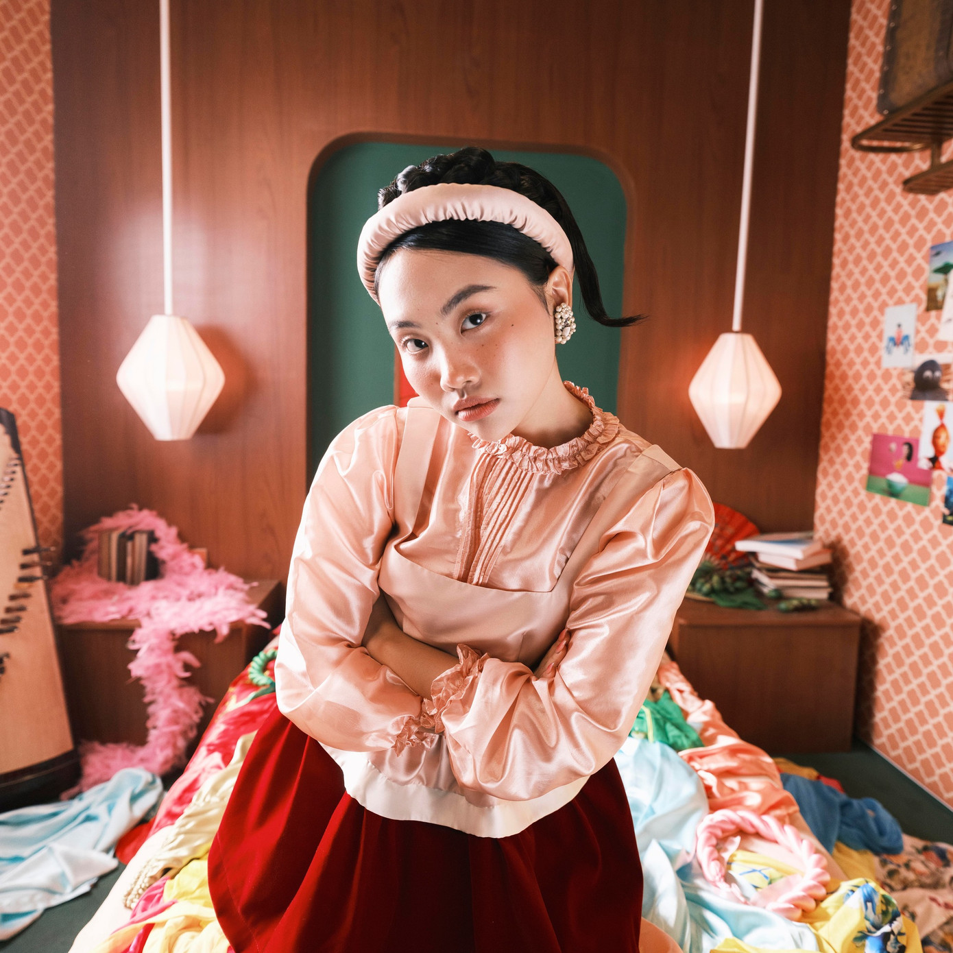 Vũ Trụ Có Anh đánh dấu bước tiến mới của nữ ca sĩ. Vũ Trụ Có Anh đánh dấu bước tiến mới của nữ ca sĩ.