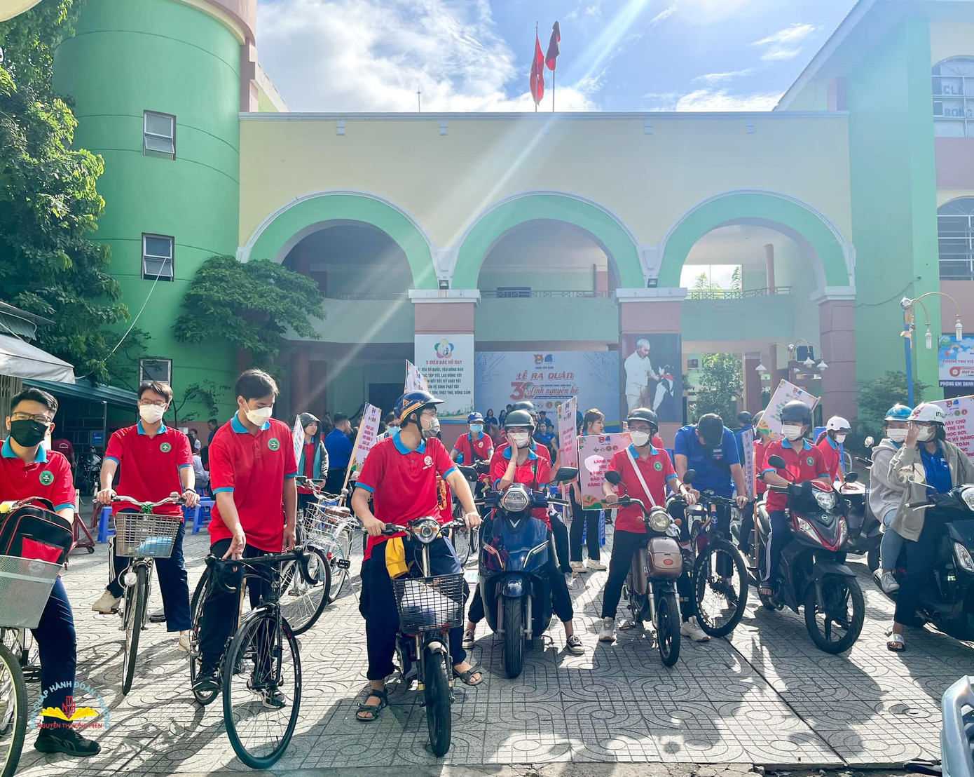 Teen tích cực tham gia những hoạt động bổ ích. Ảnh: Đoàn trường THPT Nguyễn Thượng Hiền