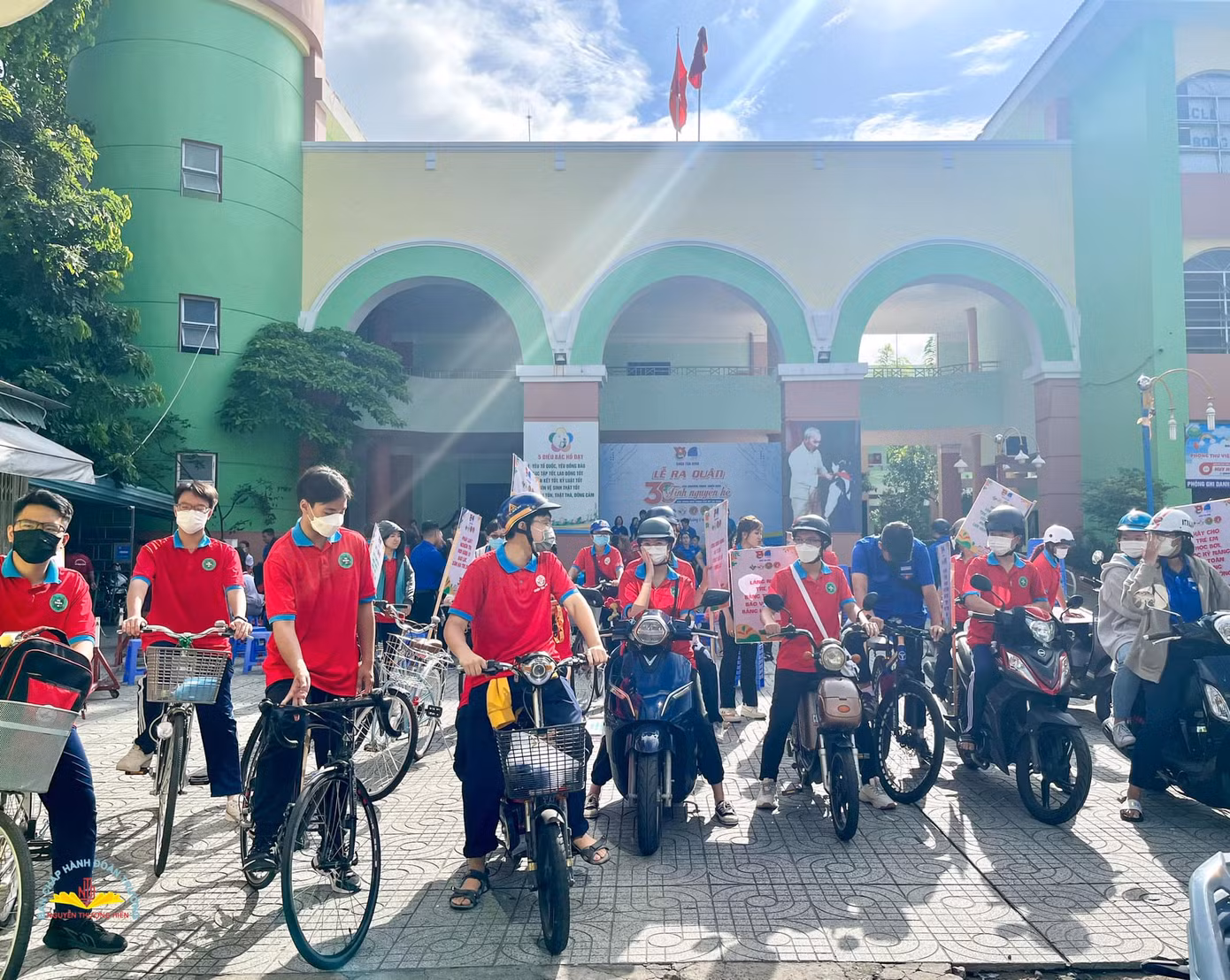 Teen tích cực tham gia những hoạt động bổ ích. Ảnh: Đoàn trường THPT Nguyễn Thượng Hiền Teen tích cực tham gia những hoạt động bổ ích. Ảnh: Đoàn trường THPT Nguyễn Thượng Hiền