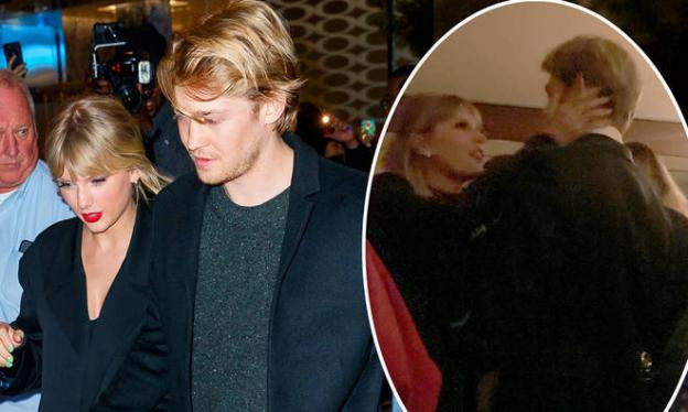 Đầu năm 2022, cả hai vướng tin đồn đính hôn khi đi du lịch cùng nhau. Đầu năm 2022, cả hai vướng tin đồn đính hôn khi đi du lịch cùng nhau.