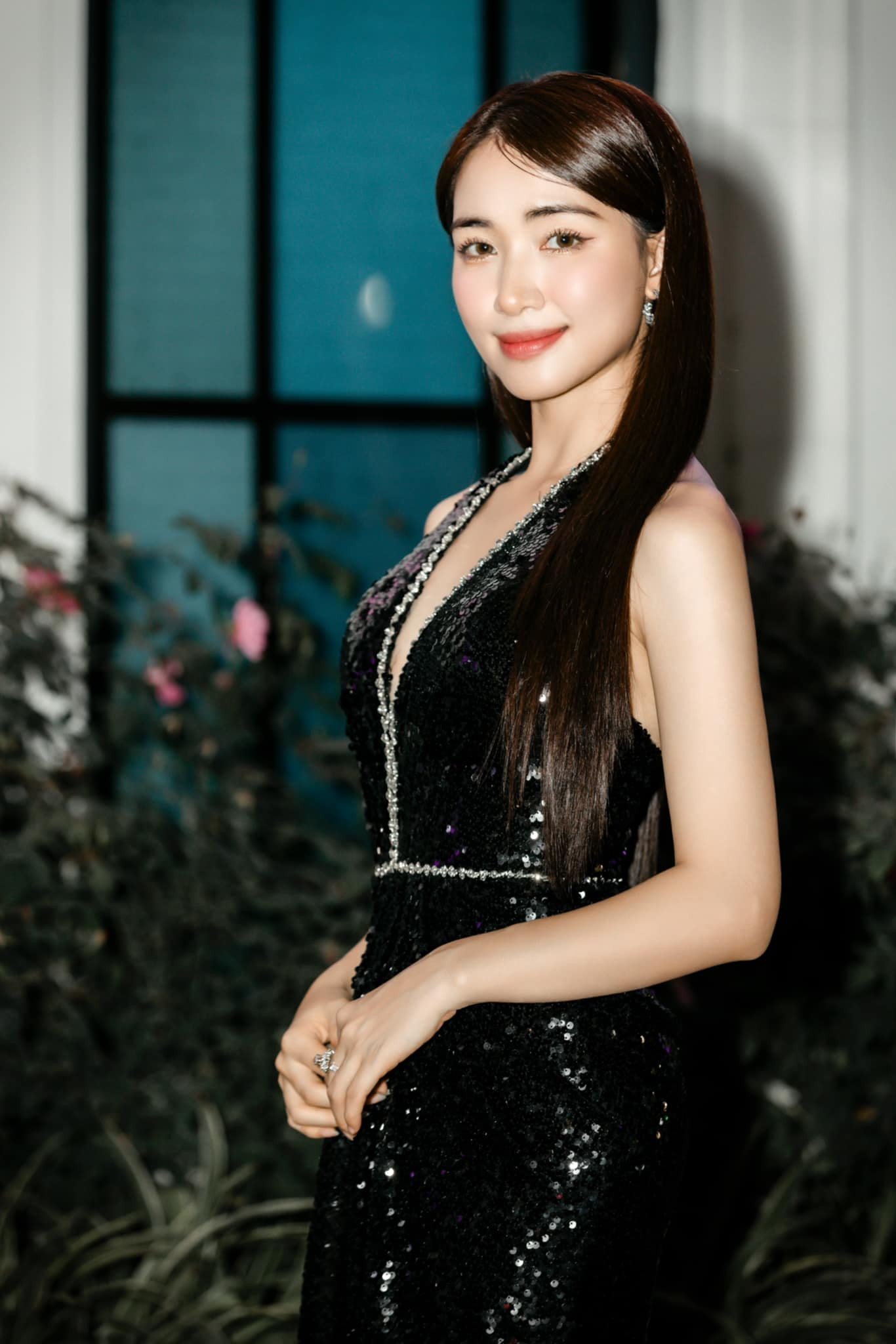 Do nguồn nước tại nơi sinh sống nên hiện tại, Hòa Minzy đang bị kích ứng da. Do nguồn nước tại nơi sinh sống nên hiện tại, Hòa Minzy đang bị kích ứng da.