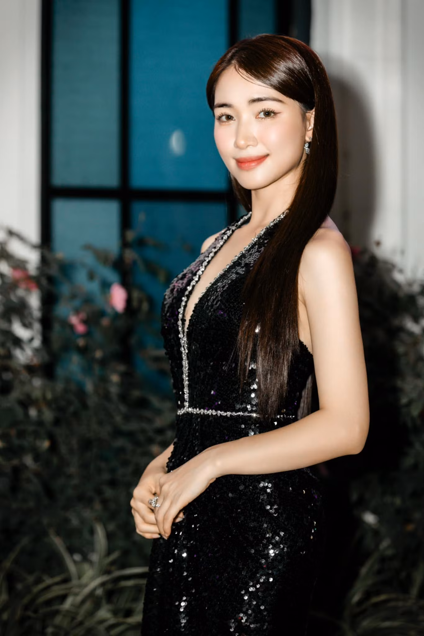 Do nguồn nước tại nơi sinh sống nên hiện tại, Hòa Minzy đang bị kích ứng da. Do nguồn nước tại nơi sinh sống nên hiện tại, Hòa Minzy đang bị kích ứng da.