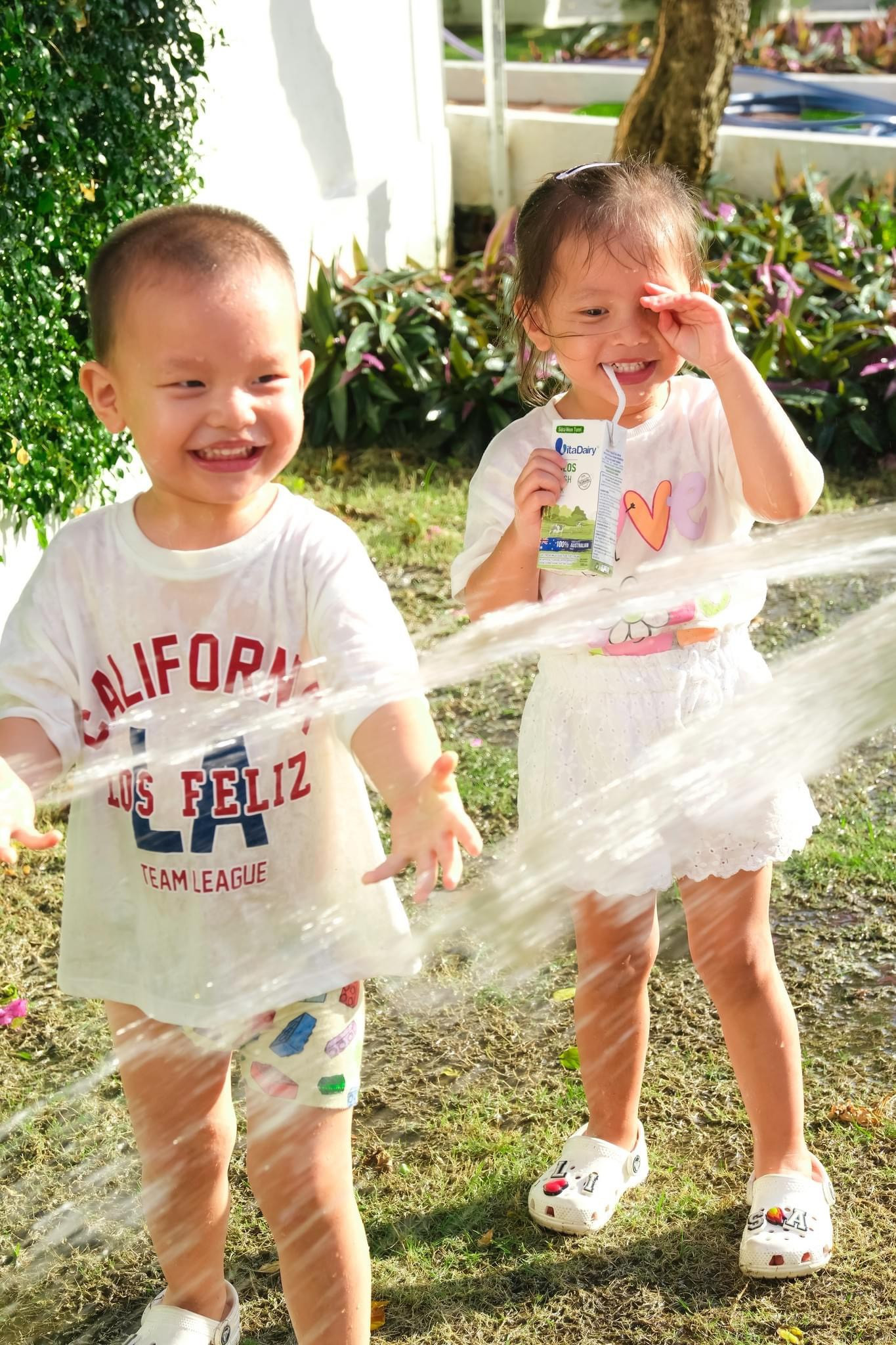 Dù là chị em song sinh nhưng tính cách của cả hai có phần trái ngược nhau.