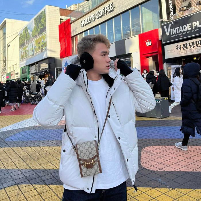 và cùng du Xuân Quý Mão ở Hàn Quốc.