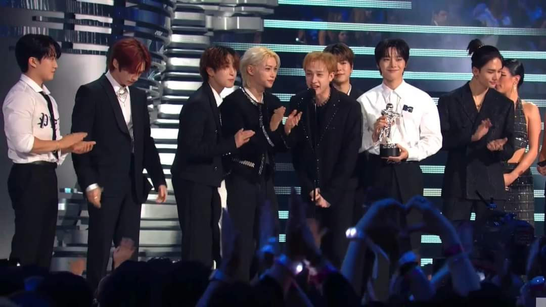 Việc Stray Kids thắng giải đang gây nên làn sóng tranh cãi lớn trong fan K-Pop.