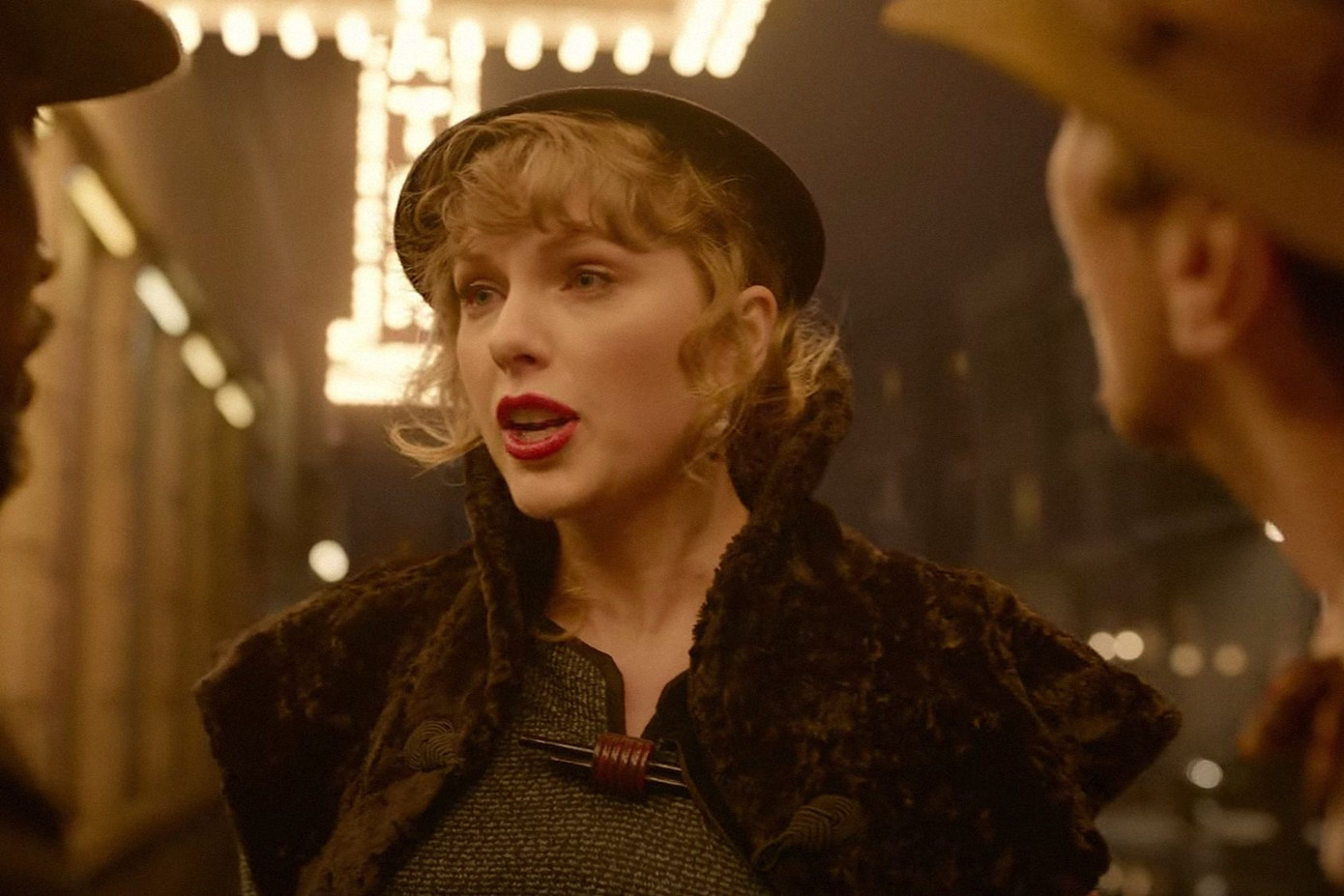 Với vai trò diễn viên khách mời, Taylor Swift đóng phim nào là "flop" phim đấy!