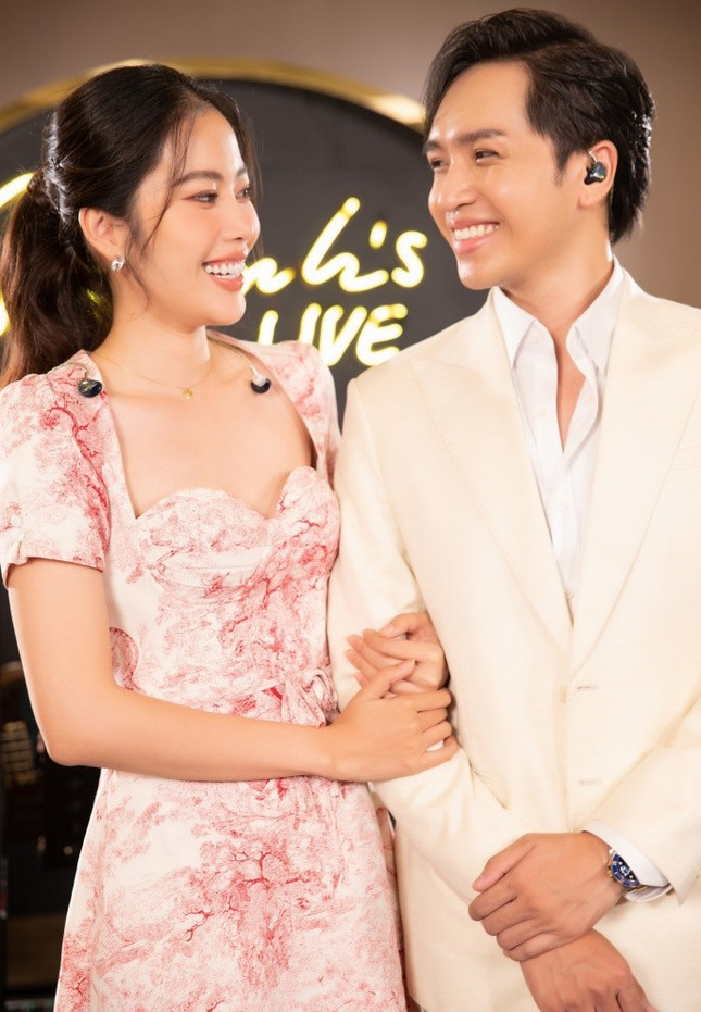 Bạch Công Khanh và Nam Em từng vướng tin đồn hẹn hò do quá đẹp đôi.