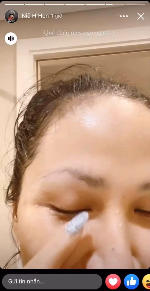 Ai rồi cũng có lúc tỉa lông mày quá tay thôi!