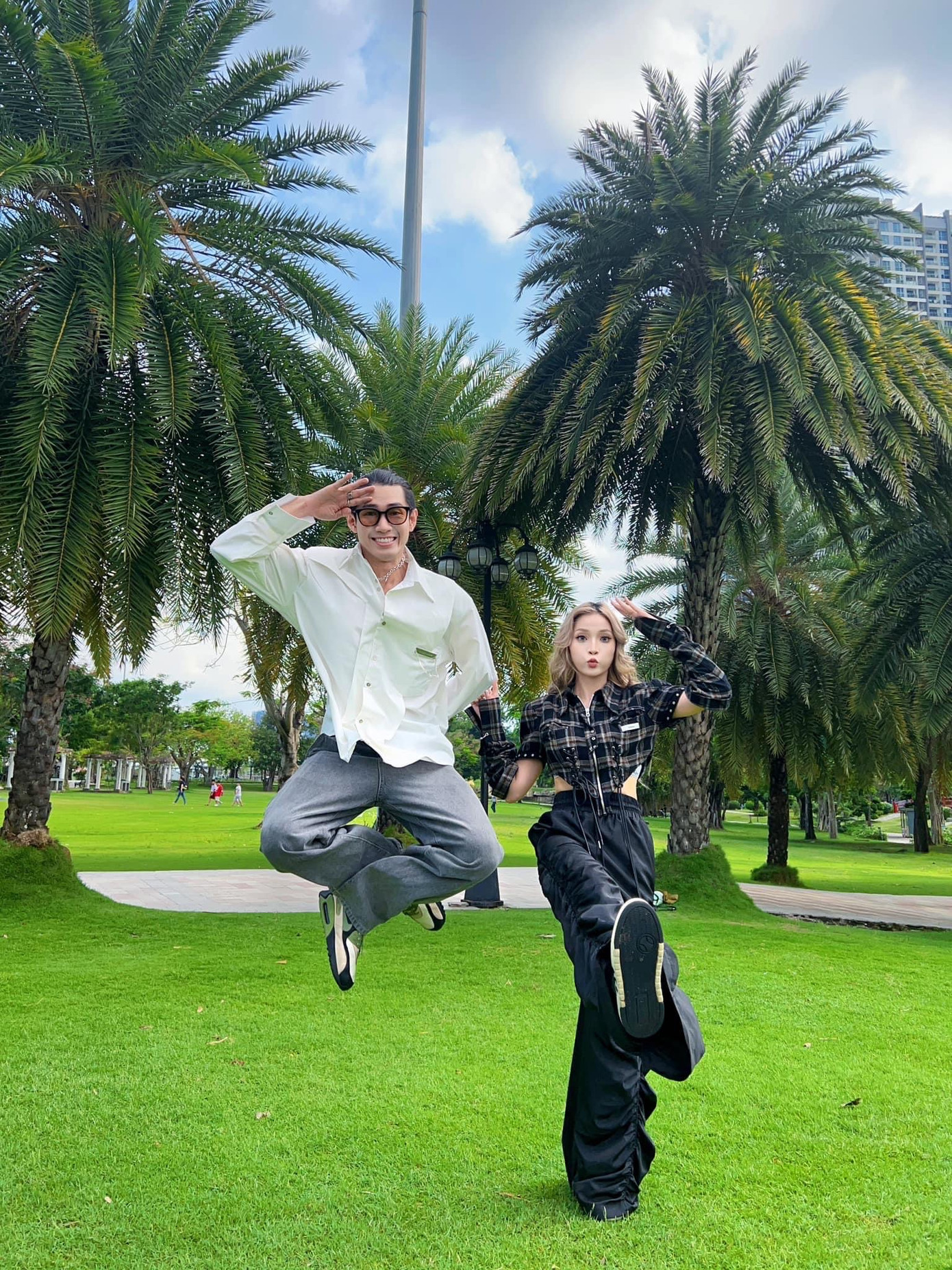 Cặp đôi Quang Đăng - Yee Pink nhận được nhiều lời khen và chúc phúc từ người hâm mộ.