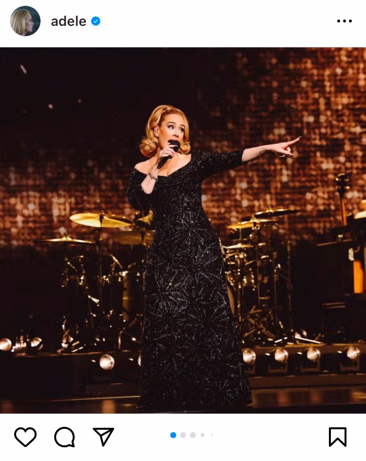 Hình ảnh chiếc đầm đính đá được Adele đăng tải lên Instagram cá nhân và tag tên NTK Công Trí khiến giới thời trang Việt vô cùng tự hào.