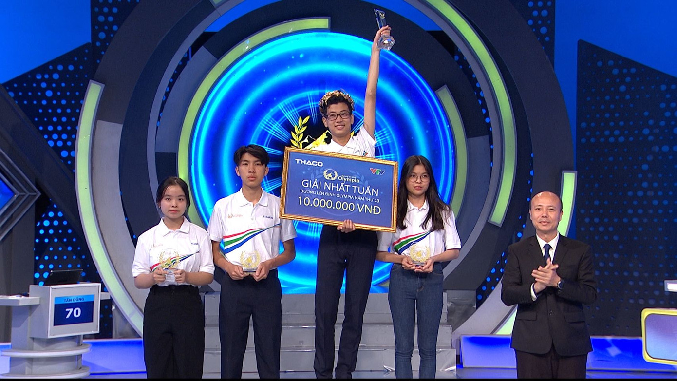 Đặng Hoài Bảo giành vòng nguyệt quế với 225 điểm. Nguồn: Fanpage Đường Lên Đỉnh Olympia. Đặng Hoài Bảo giành vòng nguyệt quế với 225 điểm. Nguồn: Fanpage Đường Lên Đỉnh Olympia.