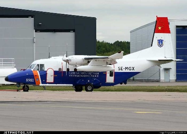 C-212-400 là biến thể nâng cấp dành cho nhiệm vụ tuần tra biển từ máy bay vận tải tầm trung C-212 Aviocar do hãng Airbus Military nghiên cứu phát triển