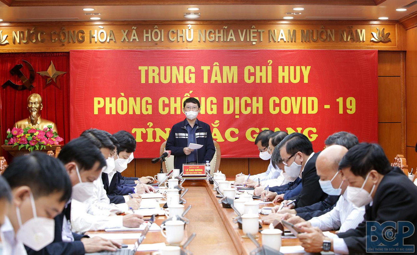 Hội nghị trực tuyến 3 cấp (tỉnh, huyện, xã) về công tác phòng chống dịch COVID-19 trên địa bàn Bắc Giang chiều 27/11