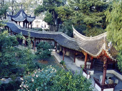 Ở thôn Bát Quái: “Đêm không cần đóng cửa, ngoài đường không nhặt của rơi”. Ở thôn Bát Quái: “Đêm không cần đóng cửa, ngoài đường không nhặt của rơi”