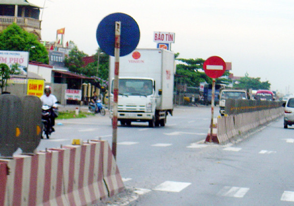 Nơi đông dân cư thì ở các lối rẽ bị đập nhiều nhất