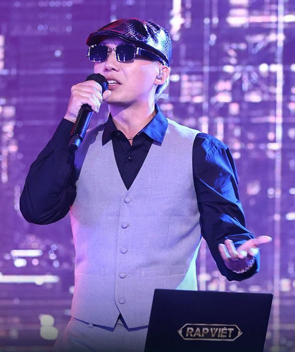rap việt ảnh 1 Vượt qua Sol7 là chiến tích của B-Wine ở Rap Việt mùa hai. Ảnh: RV.