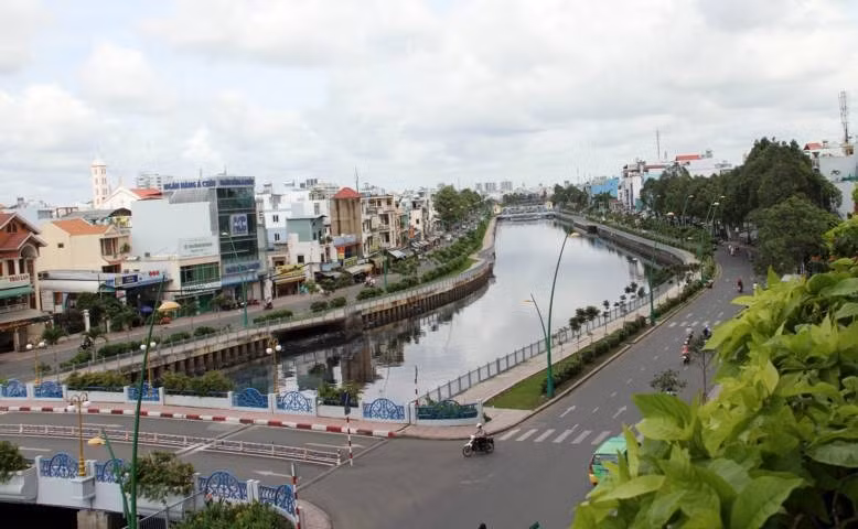 Kênh Thị Nghè đã được thay áo mới