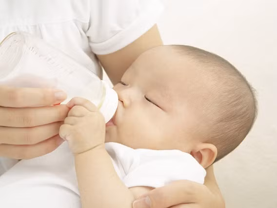 Trẻ thiếu canxi ngay từ trong bụng mẹ và mấy tháng đầu sẽ ảnh hưởng đến xương, tuổi thọ sau này
