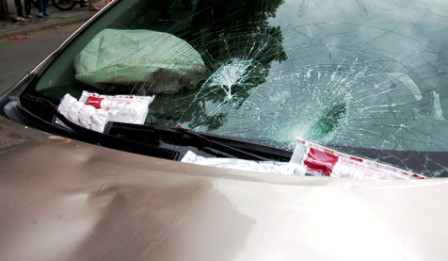 Túi khí bên trong chiếc ô tô bật tung