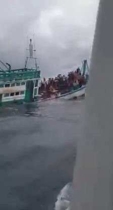 Hình ảnh con tàu gặp nạn. Ảnh: Khmer Times